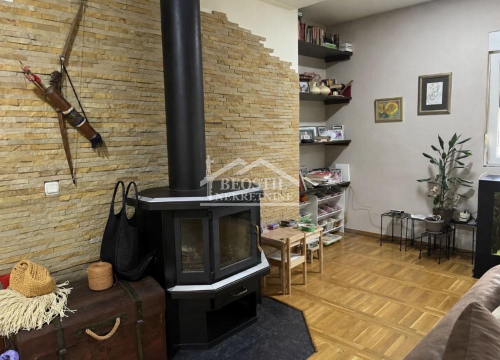 Kuća Prodaja Beograd Kuća Prodaja Beograd Ledine 262 m2