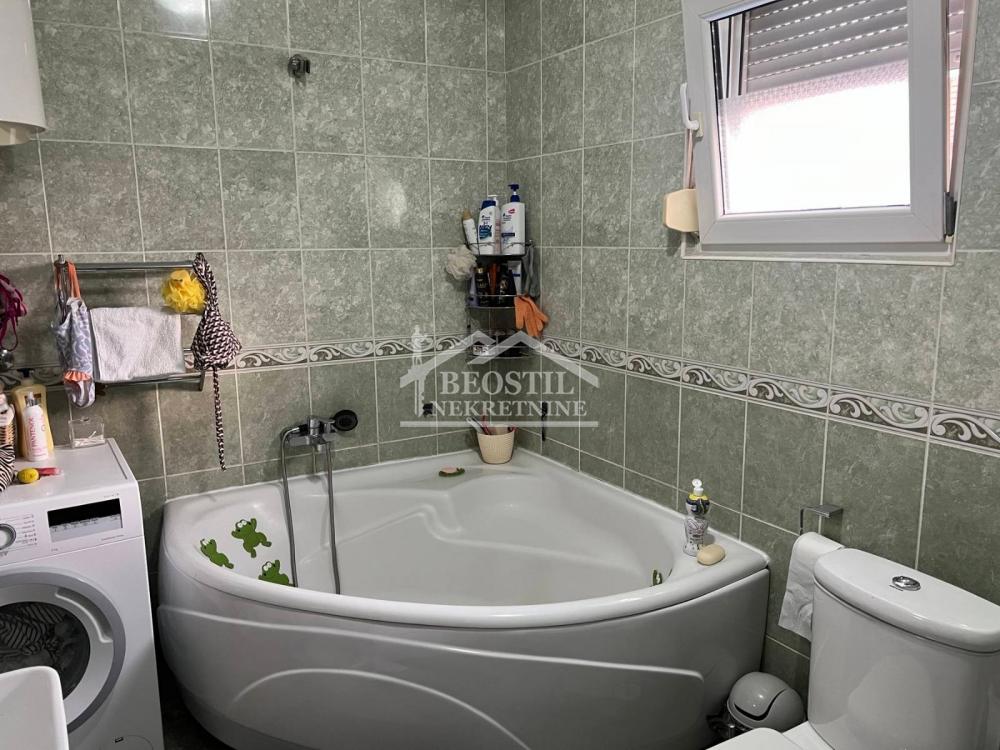 Kuća Prodaja Beograd Kuća Prodaja Beograd Ledine 262 m2