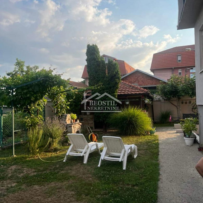 Kuća Prodaja Beograd Ledine 262 m2