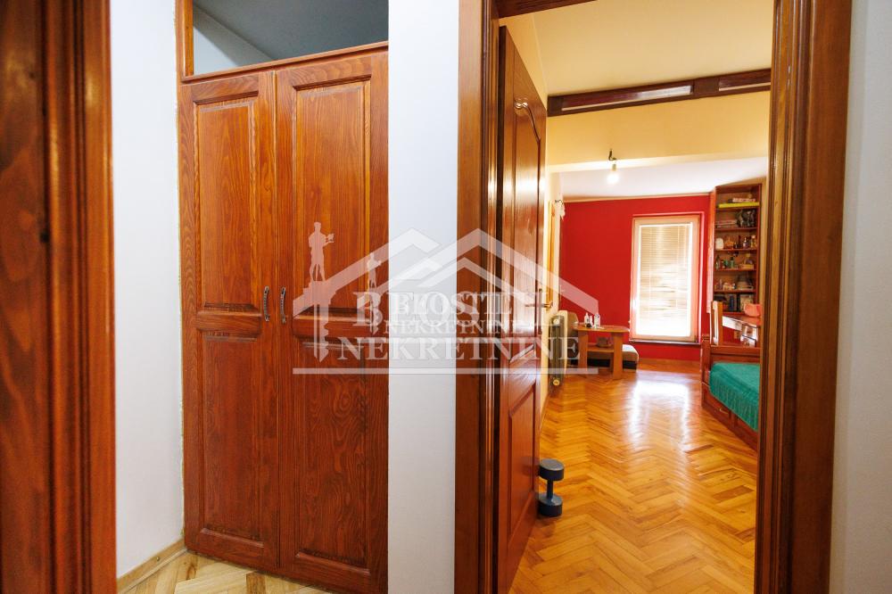 132025418_11_20260706185727 Četvorosoban stan na prodaju, Gundulićev Venac, Beograd, 109m², 349.900 €