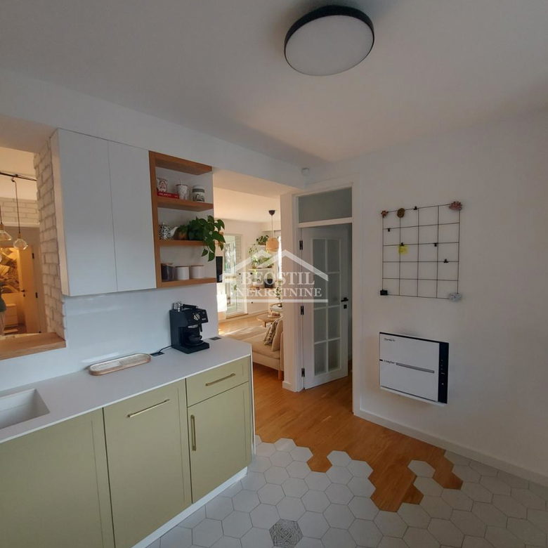 Troiposoban stan na prodaju, Višnjička Banja, Beograd, 74m², 330.000 €