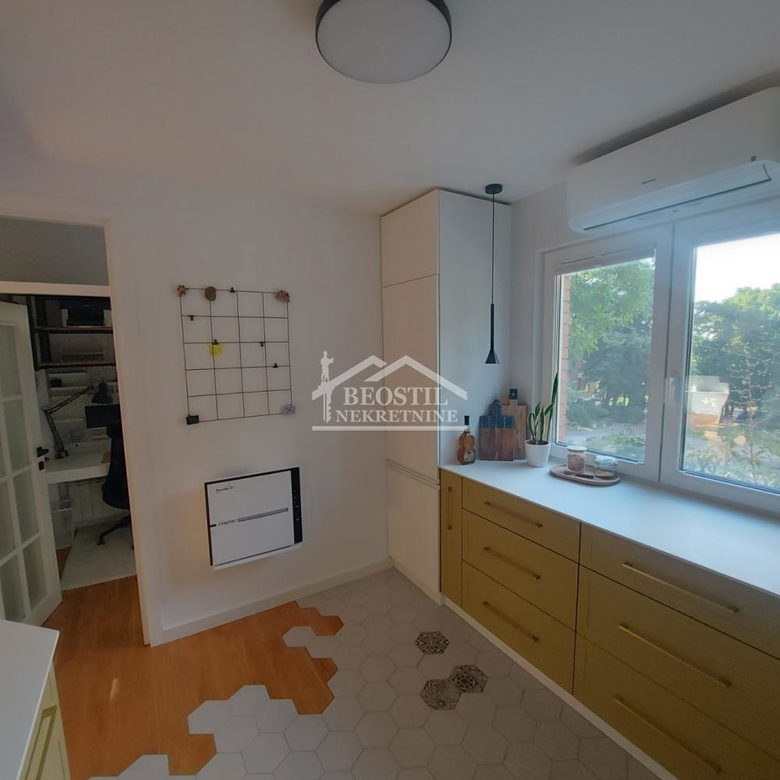 Troiposoban stan na prodaju, Višnjička Banja, Beograd, 74m², 330.000 €