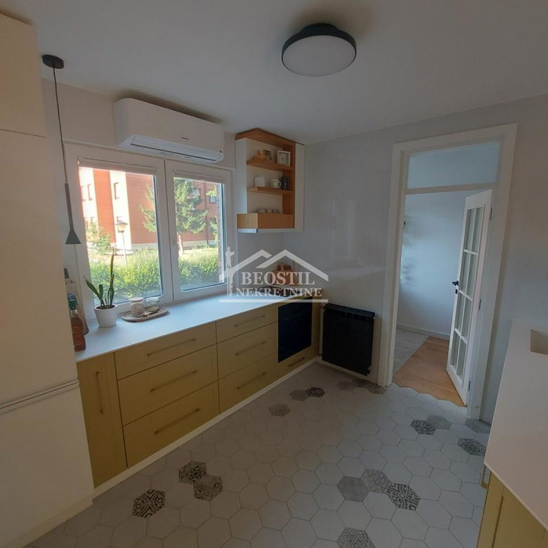 Troiposoban stan na prodaju, Višnjička Banja, Beograd, 74m², 330.000 €