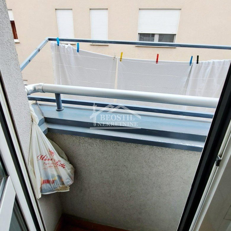 Četvorosoban stan na prodaju, Žarkovo, Beograd, 89m², 211.200 €