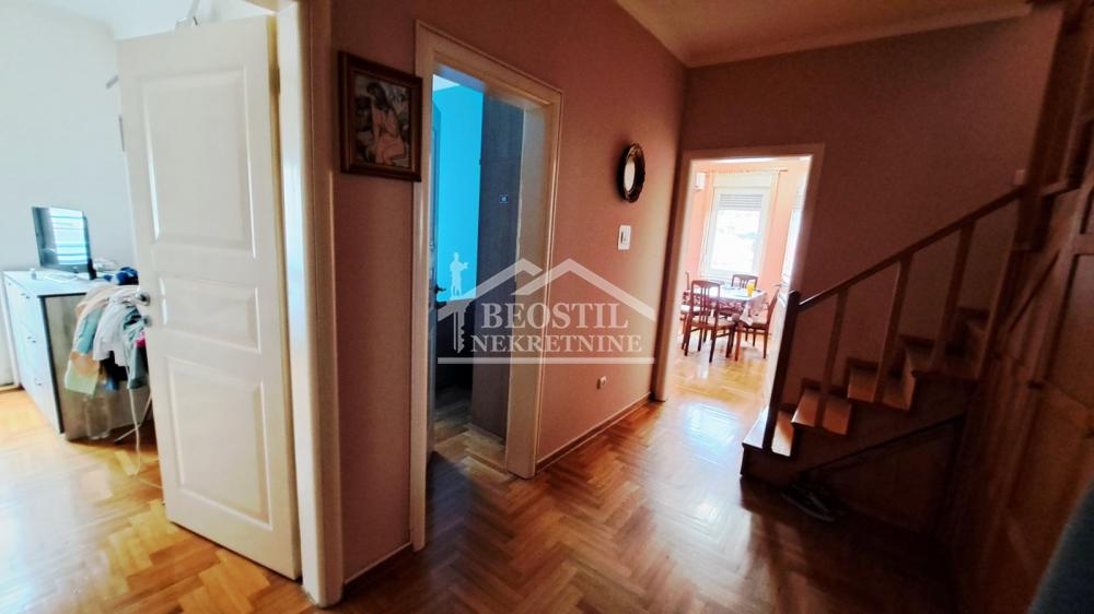 Četvorosoban stan na prodaju, Žarkovo, Beograd, 89m², 211.200 €