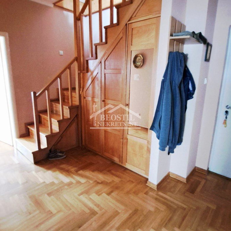 Četvorosoban stan na prodaju, Žarkovo, Beograd, 89m², 211.200 €