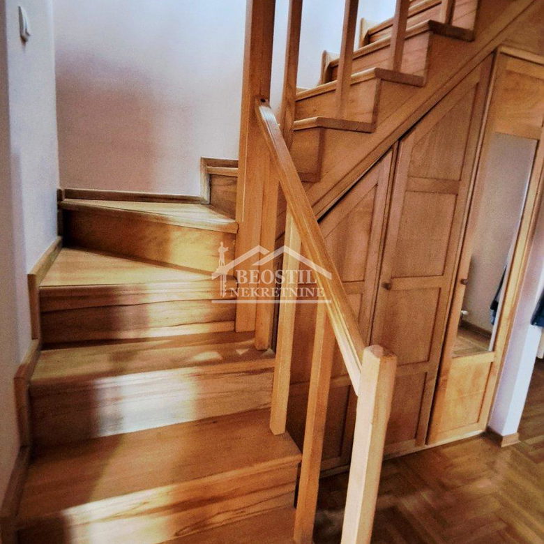 Četvorosoban stan na prodaju, Žarkovo, Beograd, 89m², 211.200 €