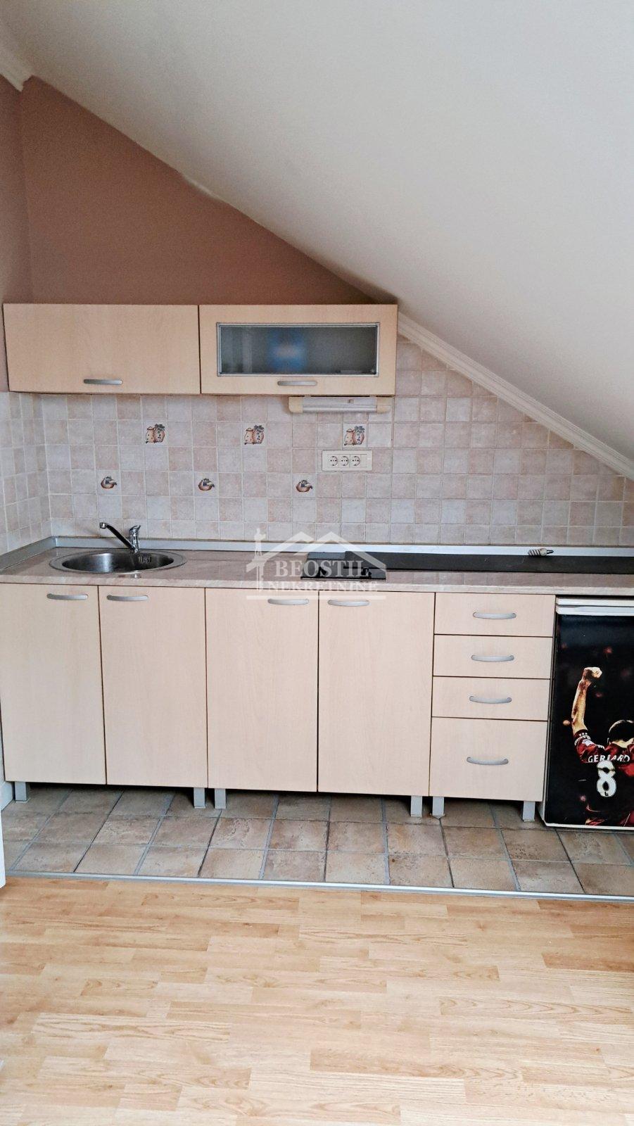 Četvorosoban stan na prodaju, Žarkovo, Beograd, 89m², 211.200 €