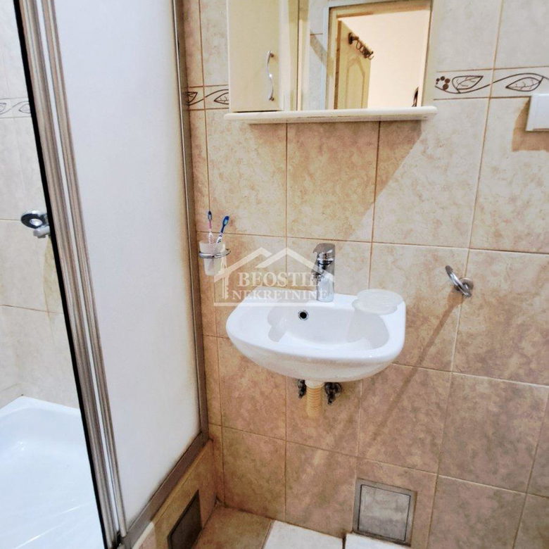 Četvorosoban stan na prodaju, Žarkovo, Beograd, 89m², 211.200 €