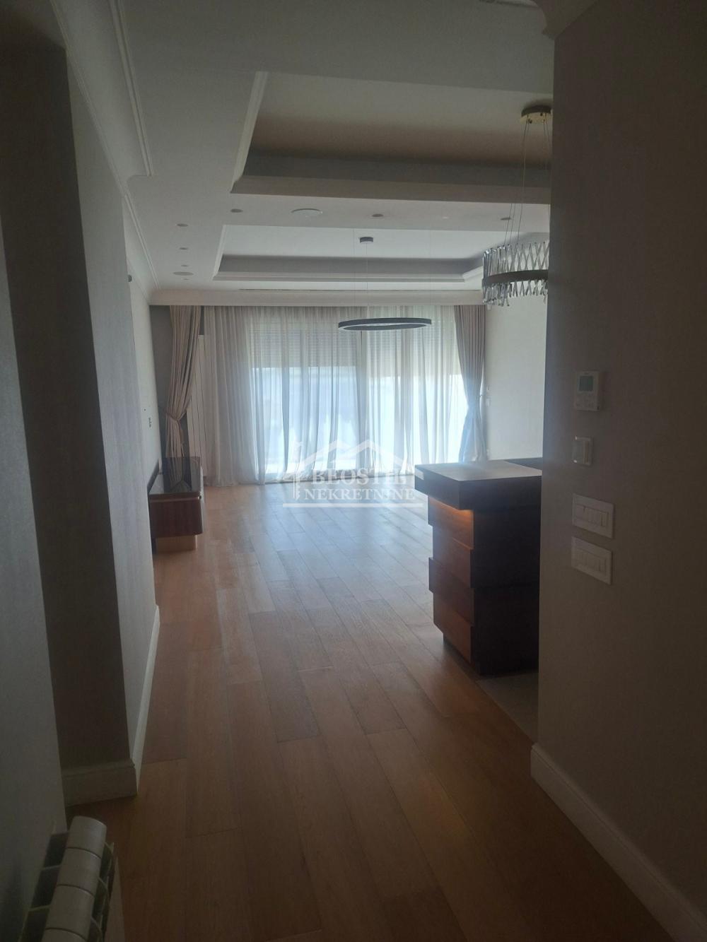 Stan Izdavanje Beograd Hram Svetog Save 137 m2