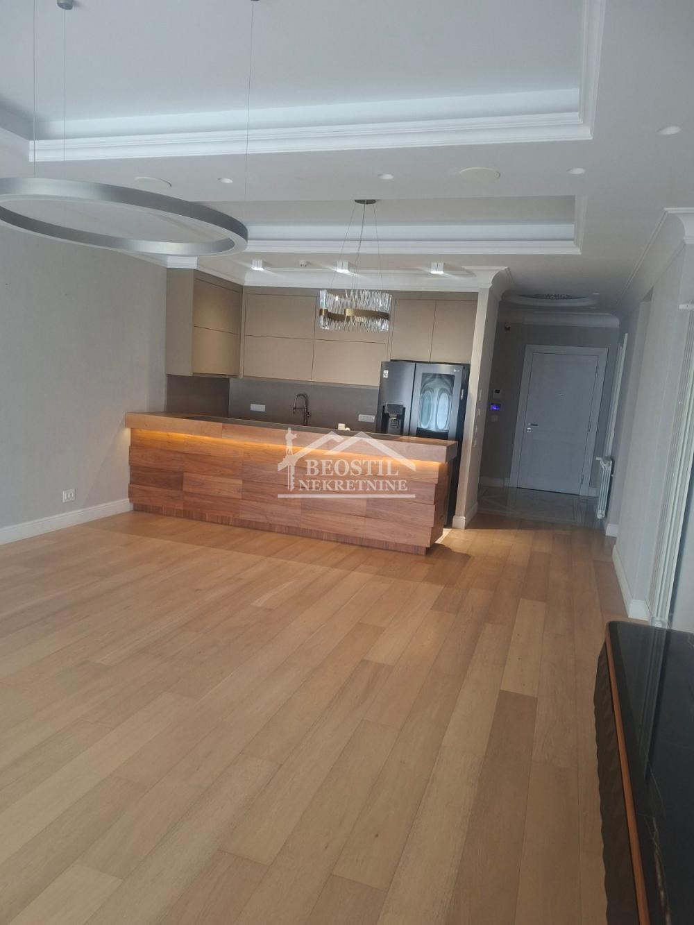Četvorosoban stan za izdavanje, Hram Svetog Save, Beograd, 137m², 3.200 €/mes