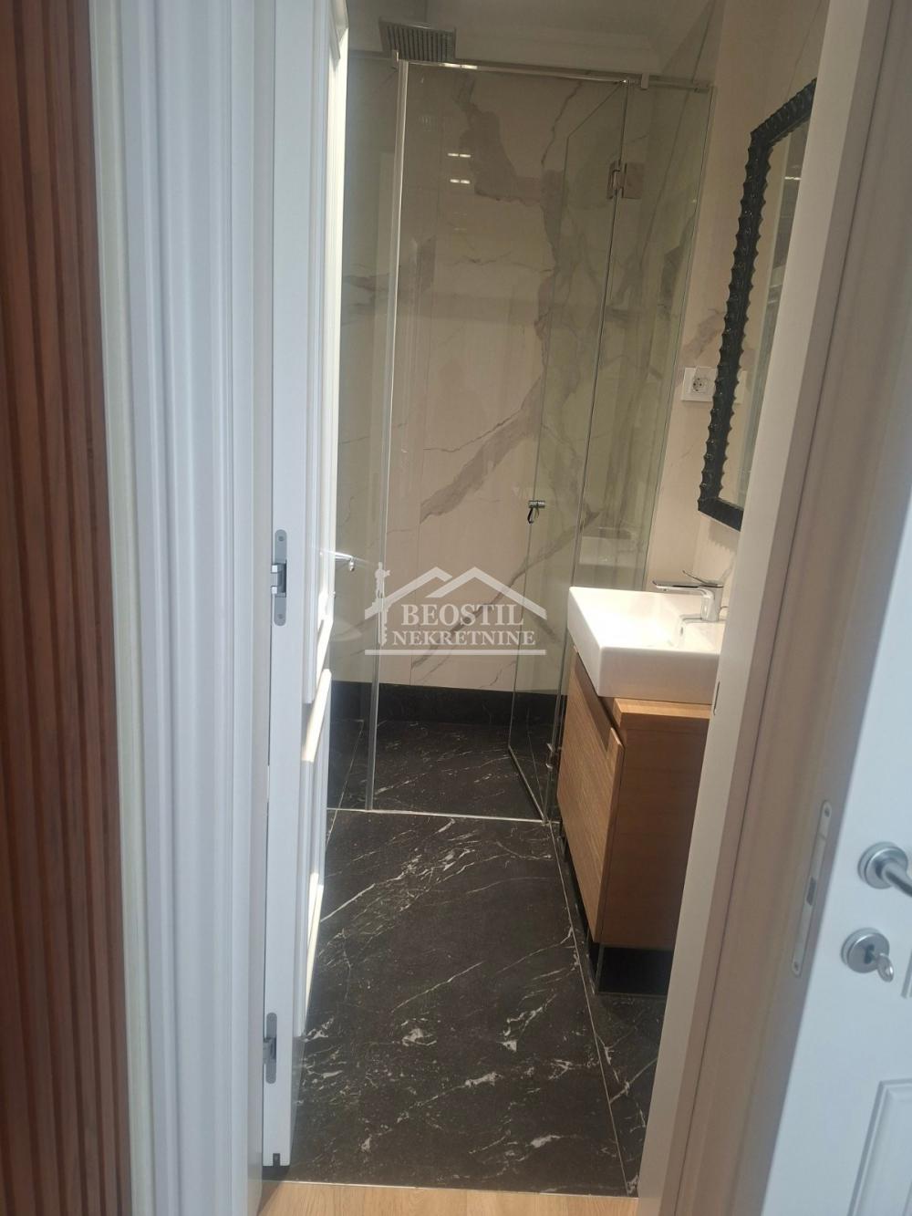 Četvorosoban stan za izdavanje, Hram Svetog Save, Beograd, 137m², 3.200 €/mes