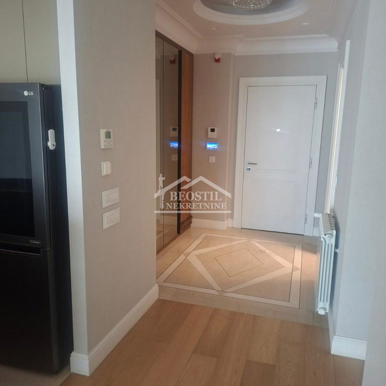 Stan Izdavanje Beograd Hram Svetog Save 137 m2