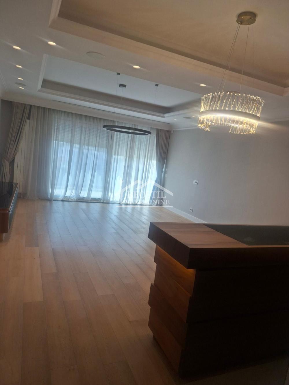 Stan Izdavanje Beograd Hram Svetog Save 137 m2