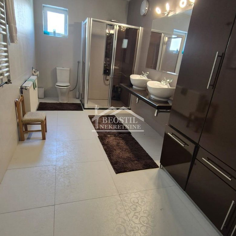 Kuća na prodaju, Vlaška, Beograd, 254m², 295.000 €