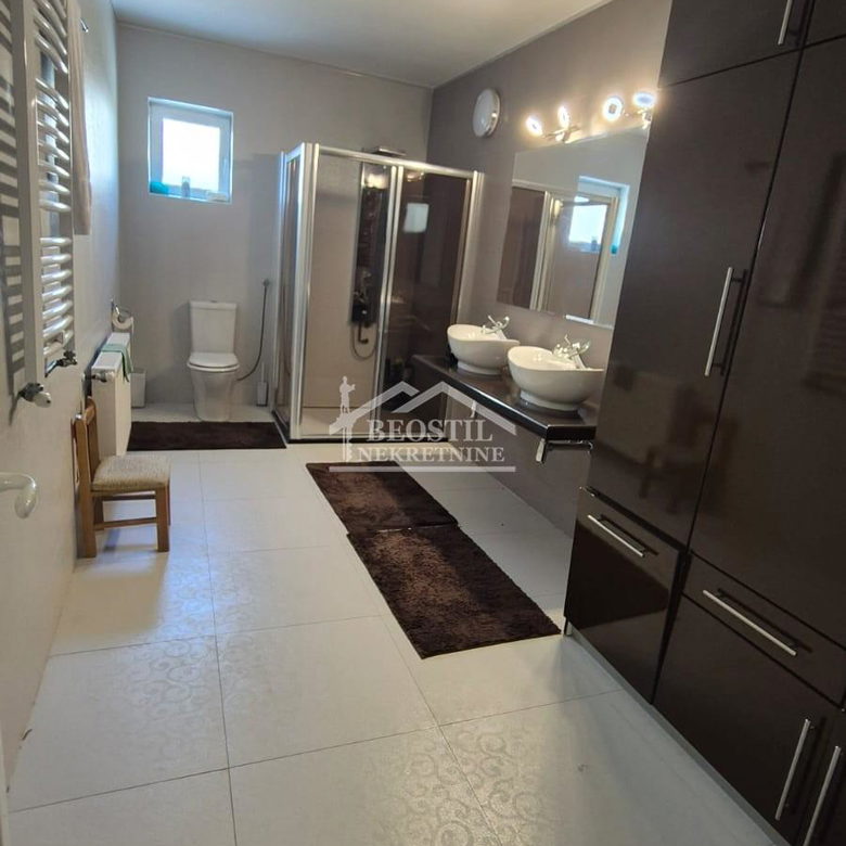 Kuća na prodaju, Vlaška, Beograd, 254m², 295.000 €