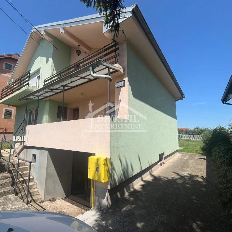 Kuća na prodaju, Papazovac, Smederevo, 250m², 168.000 €