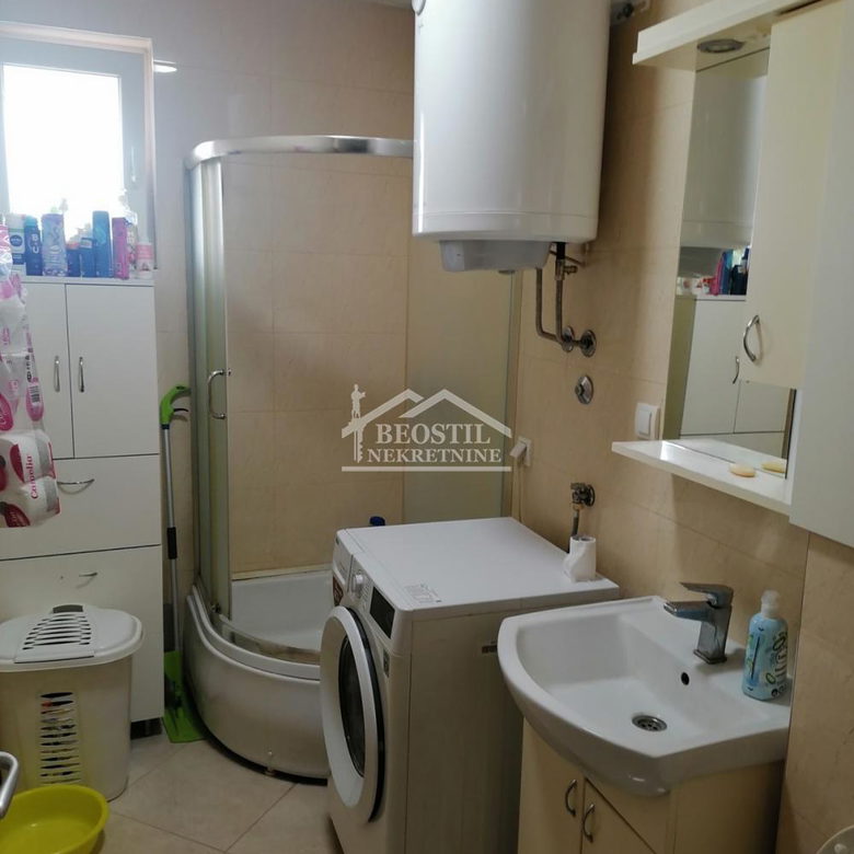 Dvoiposoban stan na prodaju, Ledine, Beograd, 55m², 142.900 €