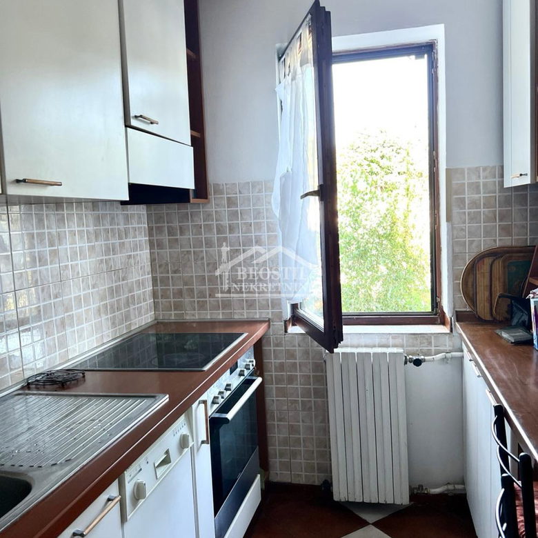 Stan Prodaja Beograd Košutnjak 150 m2