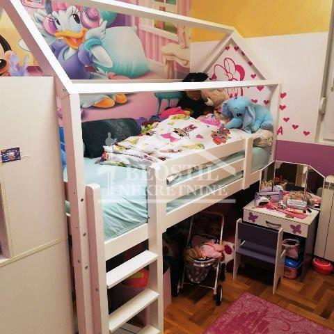 Trosoban stan na prodaju, Ledine, Beograd, 80m², 179.900 €