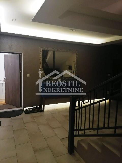 Trosoban stan na prodaju, Ledine, Beograd, 80m², 179.900 €