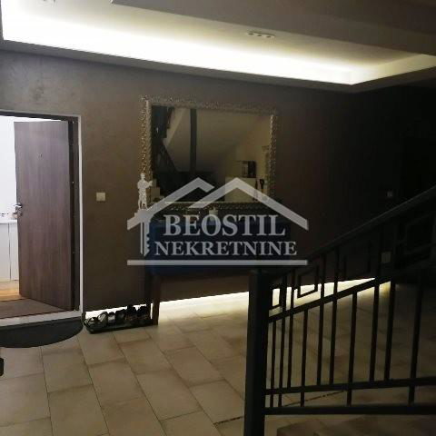 Trosoban stan na prodaju, Ledine, Beograd, 80m², 179.900 €