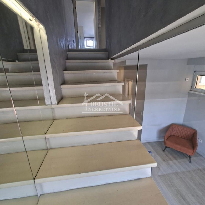 Stan Prodaja Beograd Đeram Pijaca 118 m2