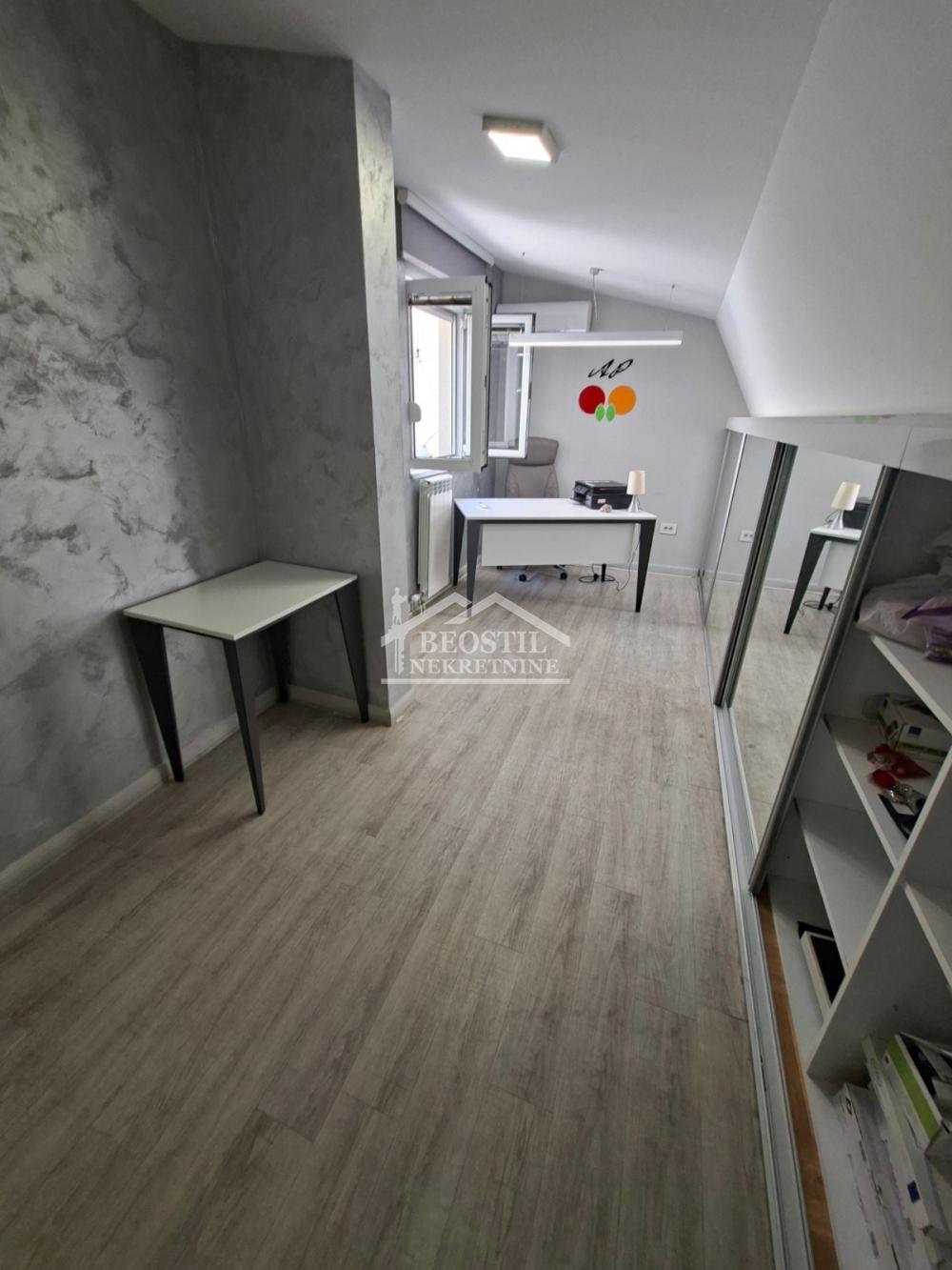 Stan Prodaja Beograd Đeram Pijaca 118 m2