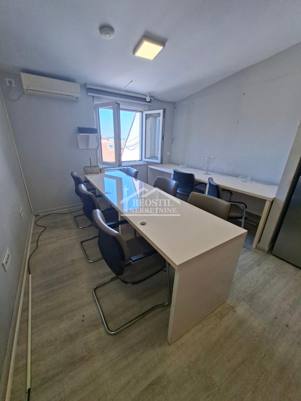Petosoban stan na prodaju, Đeram Pijaca, Beograd, 118m², 349.000 €