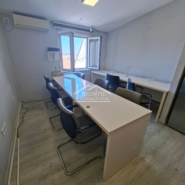 Petosoban stan na prodaju, Đeram Pijaca, Beograd, 118m², 349.000 €