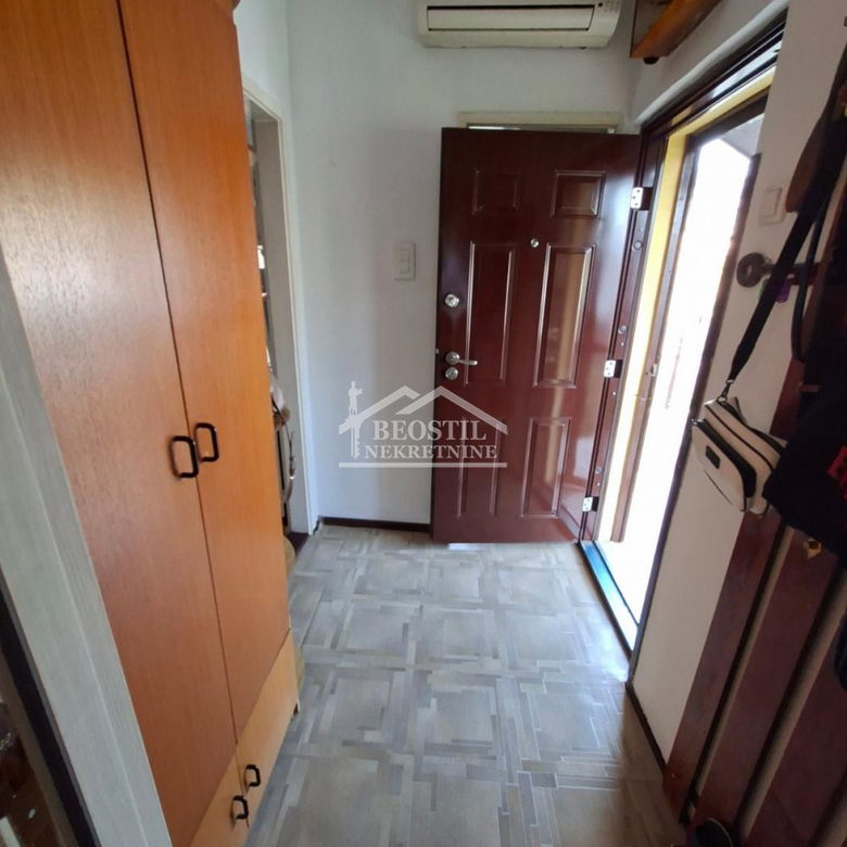 Stan Prodaja Beograd Zemun Polje 34 m2