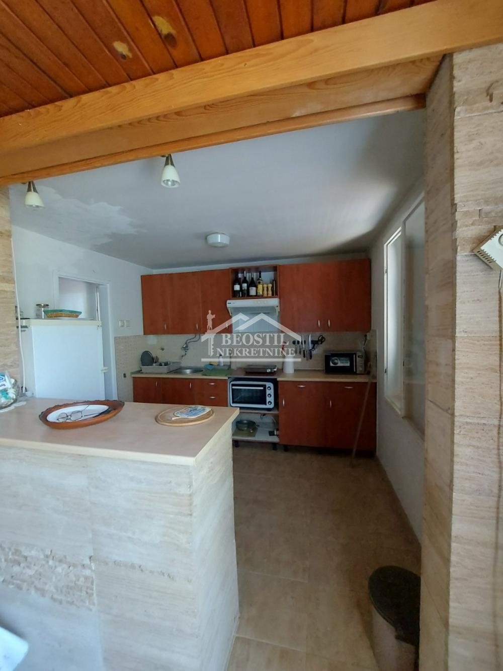 Kuća na prodaju, Lipovica, Beograd, 165m², 150.000 €