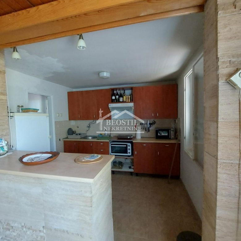 Kuća na prodaju, Lipovica, Beograd, 165m², 150.000 €