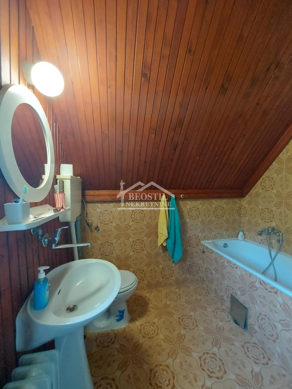 Kuća na prodaju, Lipovica, Beograd, 165m², 150.000 €