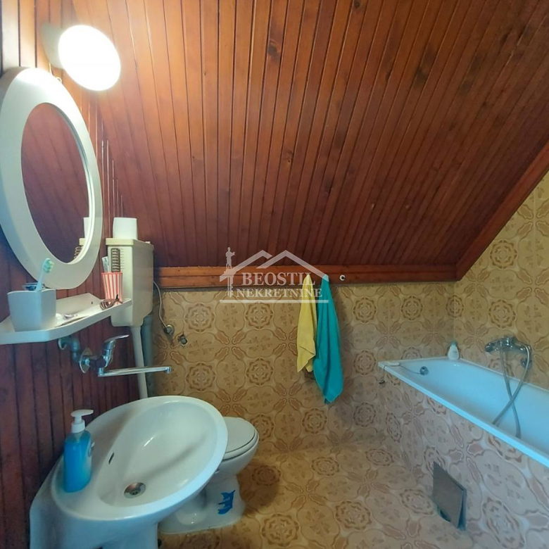 Kuća na prodaju, Lipovica, Beograd, 165m², 150.000 €