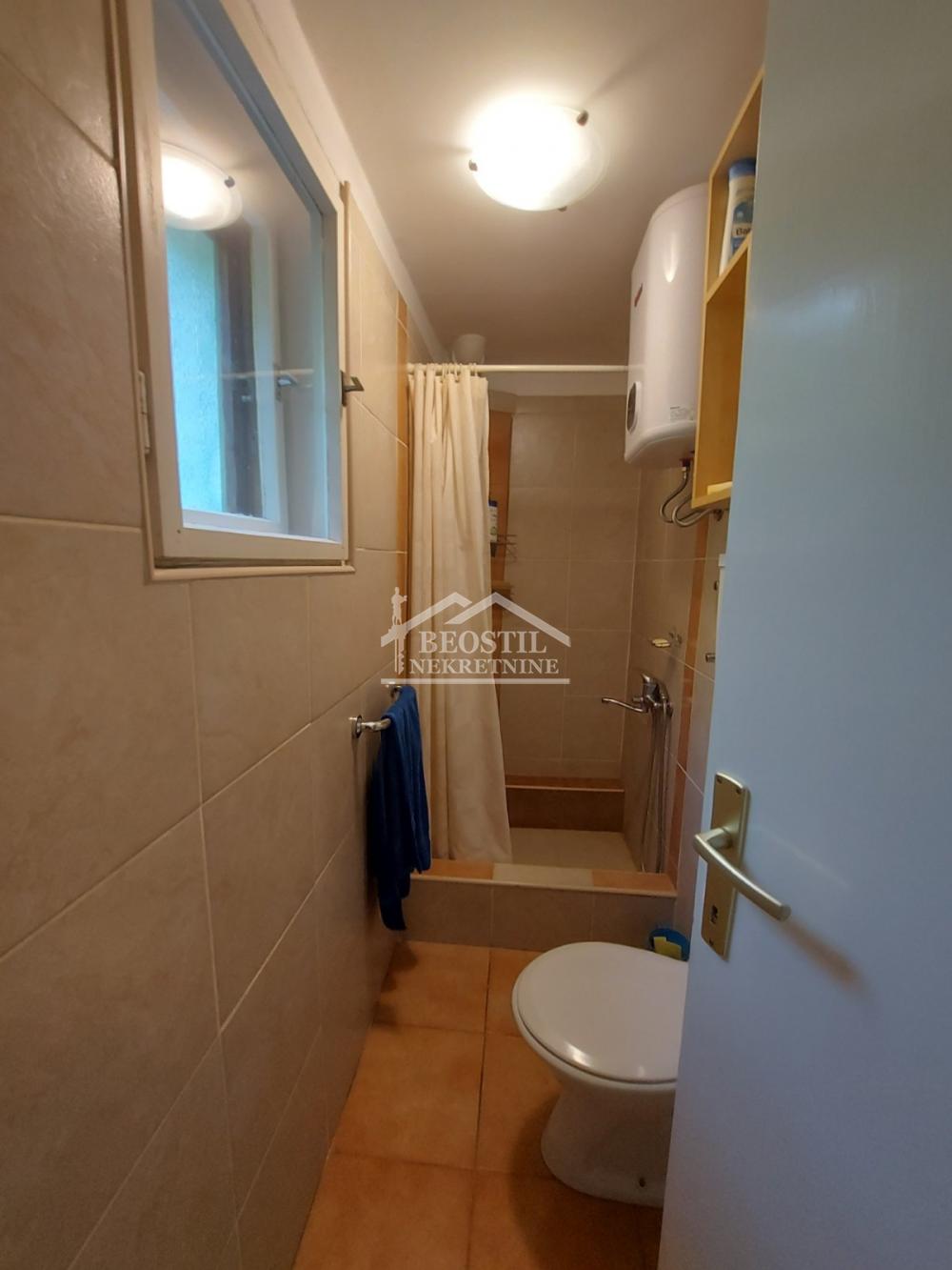 Kuća na prodaju, Lipovica, Beograd, 165m², 150.000 €
