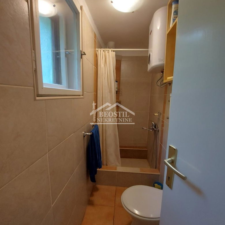 Kuća na prodaju, Lipovica, Beograd, 165m², 150.000 €