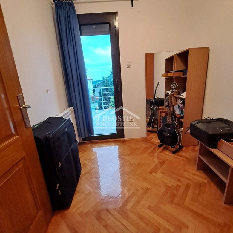 Kuća na prodaju, Vrčin, Beograd, 238m², 275.000 €