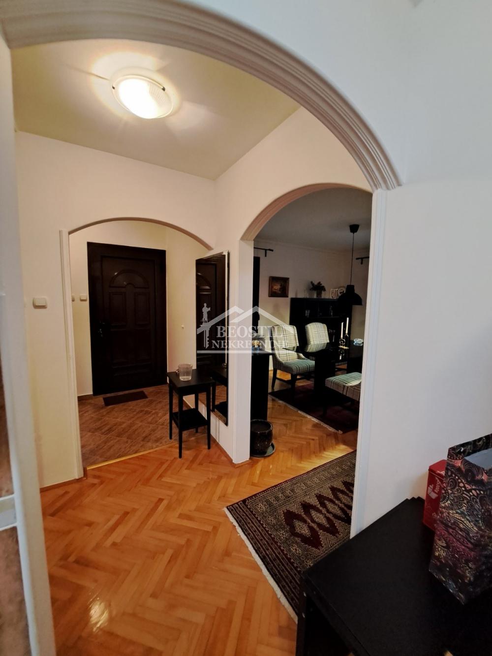 Kuća Prodaja Beograd Kuća Prodaja Beograd Vrčin 238 m2