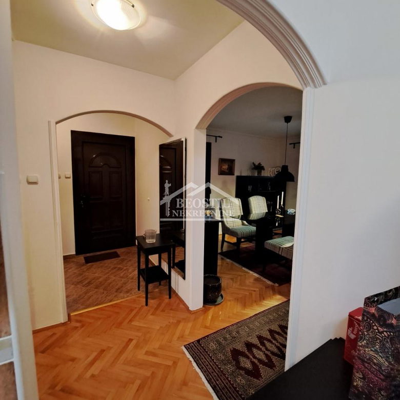 Kuća Prodaja Beograd Vrčin 238 m2
