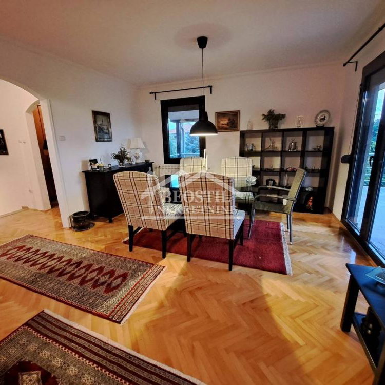 Kuća Prodaja Beograd Vrčin 238 m2