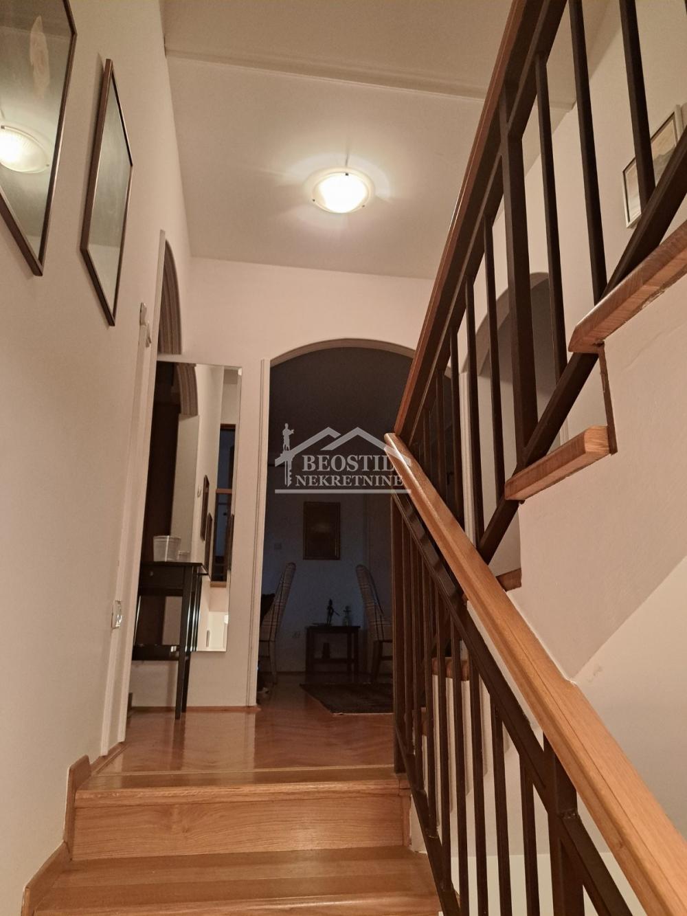 Kuća Prodaja Beograd Kuća Prodaja Beograd Vrčin 238 m2