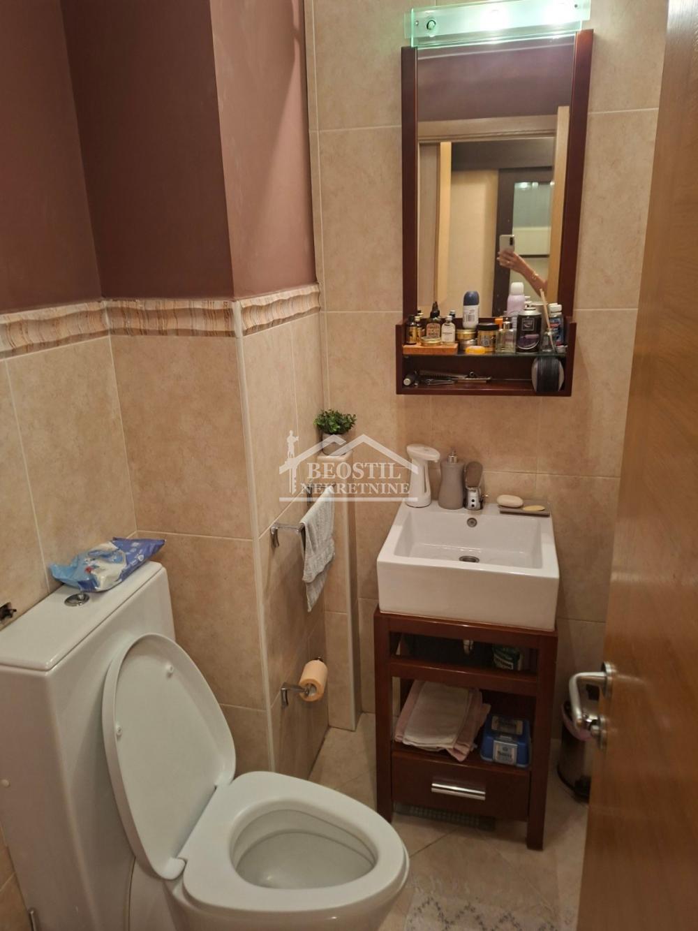 Kuća na prodaju, Bežanijska Kosa 1, Beograd, 335m², 1.000.000 €