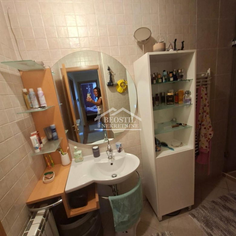 Kuća na prodaju, Bežanijska Kosa 1, Beograd, 335m², 1.000.000 €
