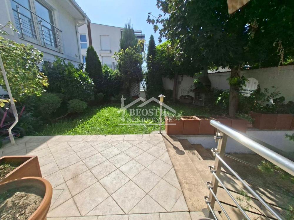 Kuća na prodaju, Bežanijska Kosa 1, Beograd, 335m², 1.000.000 €