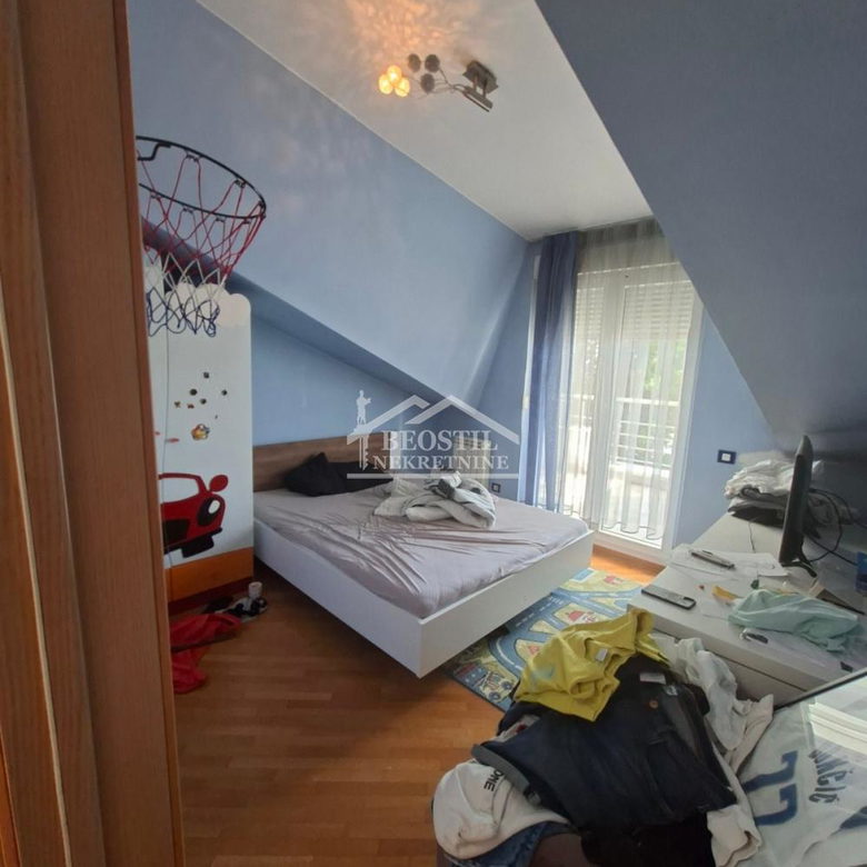 Kuća za izdavanje, Bežanijska Kosa 1, Beograd, 335m², 3.800 €/mes