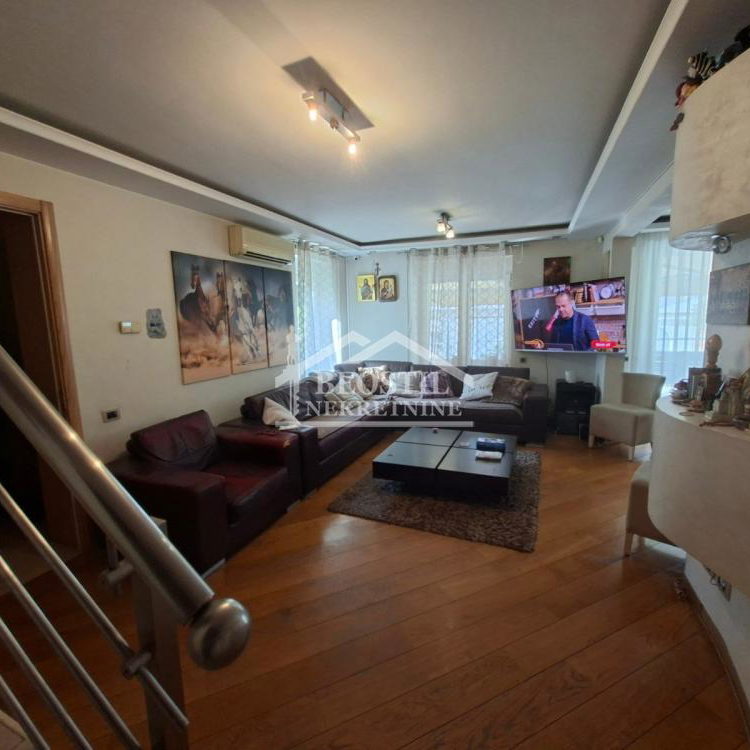 Kuća Izdavanje Beograd Bežanijska Kosa 1 335 m2