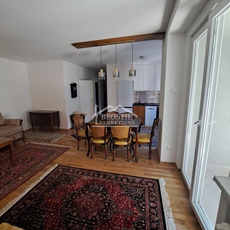 Stan Izdavanje Beograd Karađorđev Trg 65 m2