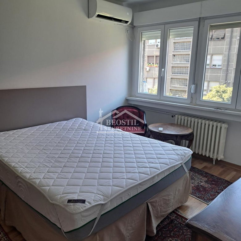 Dvoiposoban stan za izdavanje, Karađorđev Trg, Beograd, 65m², 900 €/mes