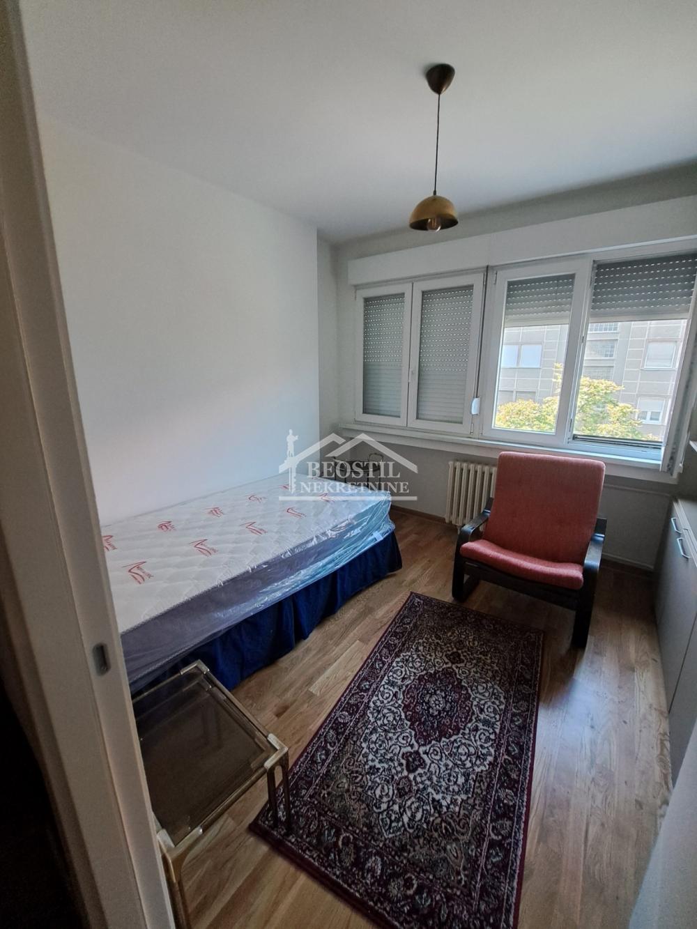 Dvoiposoban stan za izdavanje, Karađorđev Trg, Beograd, 65m², 900 €/mes